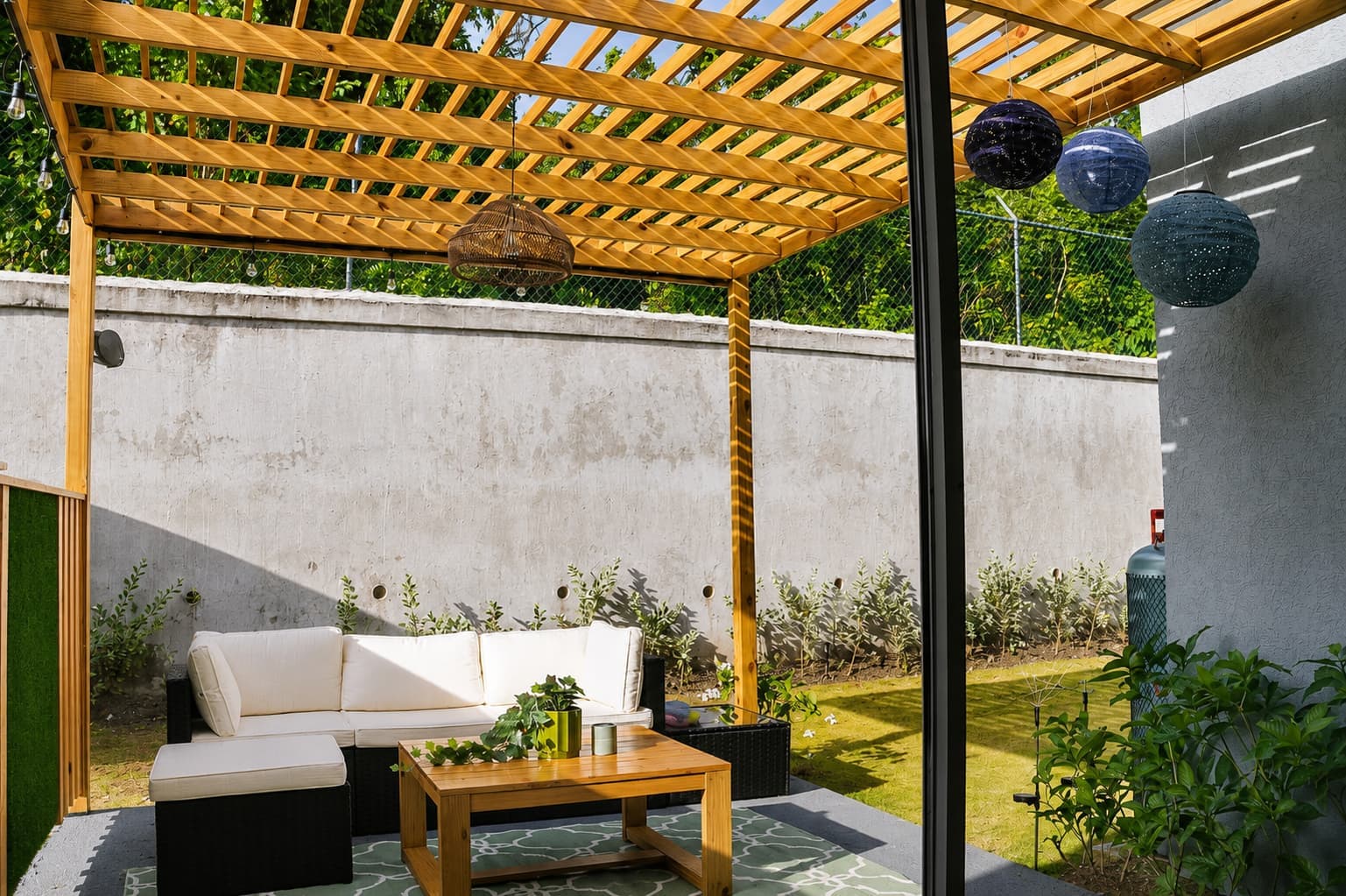 Outdoor space with pergola
